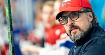 Kouč českých hokejistek Pacina směrem k dětem: za páté místo se medaile nedávají